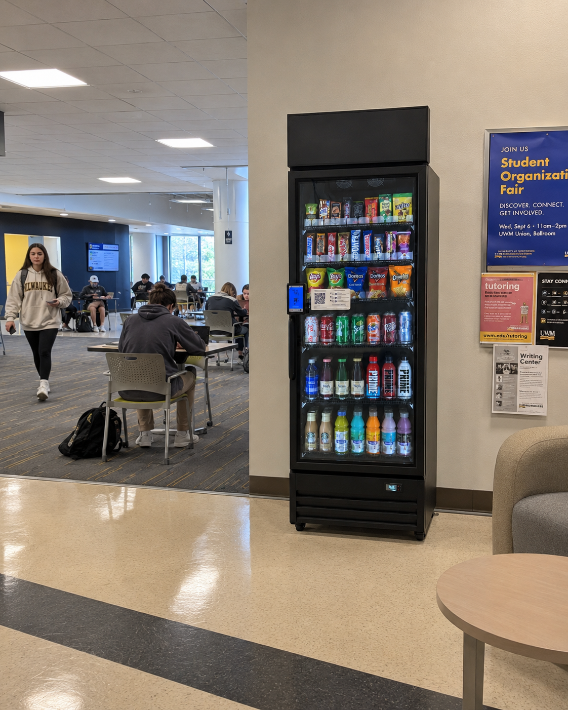 AI smart vending cabinet in hotel