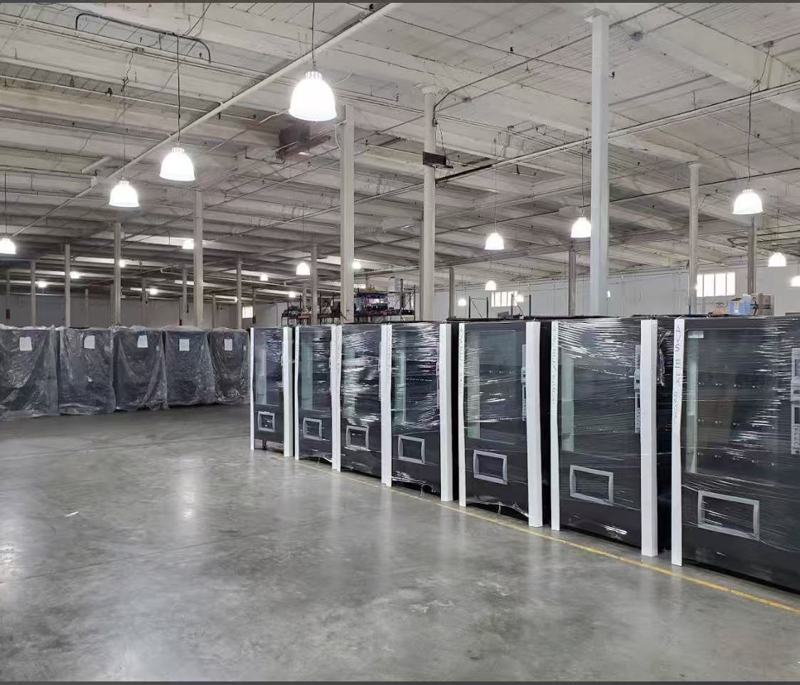 Arklink Vending AI Smart Retail Cabinet product view 2